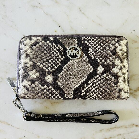 MICHAEL KORS Fulton Animal Print Leather Flat MF Phone Case Zip Wallet Wristlet - Picture 1 of 8